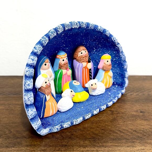 NWT: Raymisa - Nativity Scene, Handmade, Seasonal Christmas Decoration - Picture 2 of 6